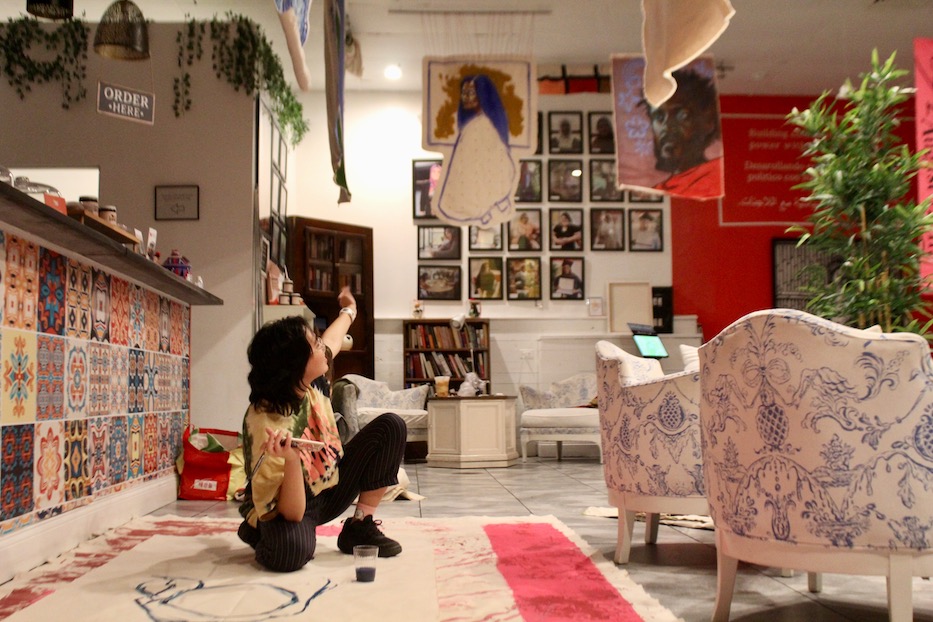 Kokrakni yalash videosini tomosha qiling